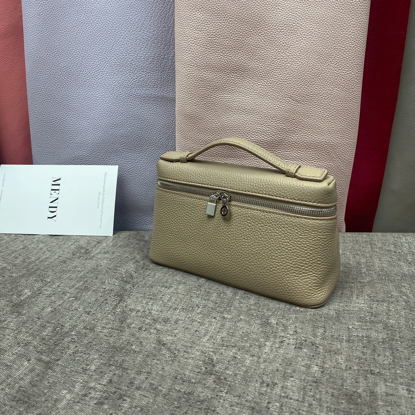 Neue Handtasche aus echtem Leder LP19 für Mobiltelefone für Damen. Exklusiv für Damen, mit luxuriösem Design und kompakter und exquisiter Optik.