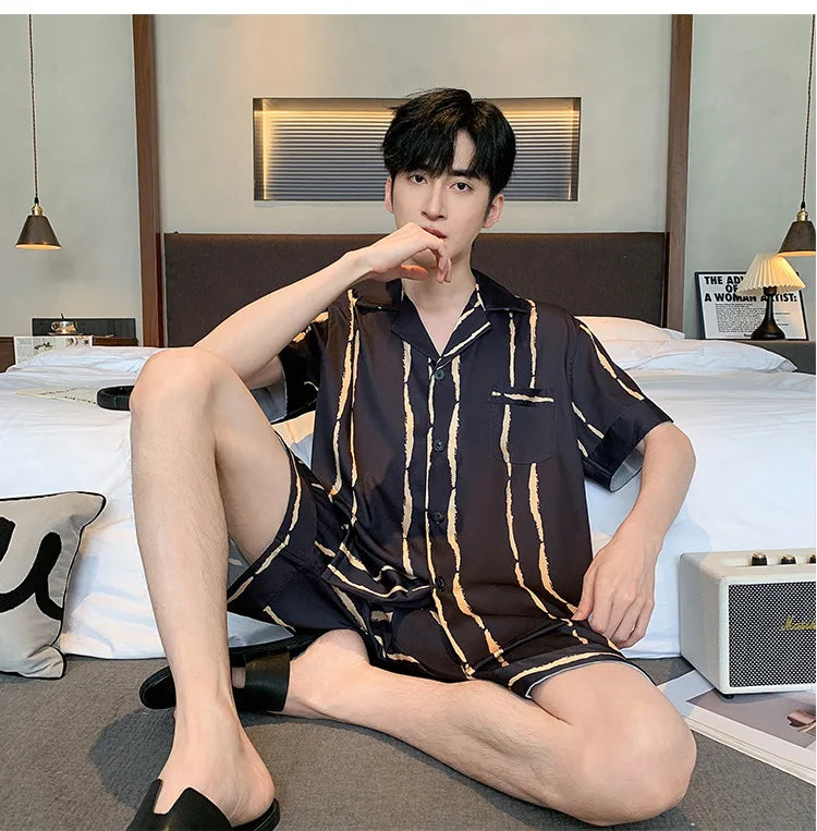 Neue Herren Sommer dünne Eisseide Kurzarm Shorts Pyjama Teenager können einen Homewear-Anzug tragen