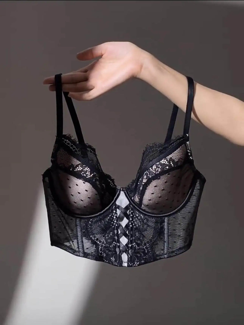 Französische Spitze Push-Up-Dessous-Set Frau dünner Bügel-BH, durchsichtige geraffte Chemise, weich, zierlich, kleine Oberweite S-XL Hot Sale