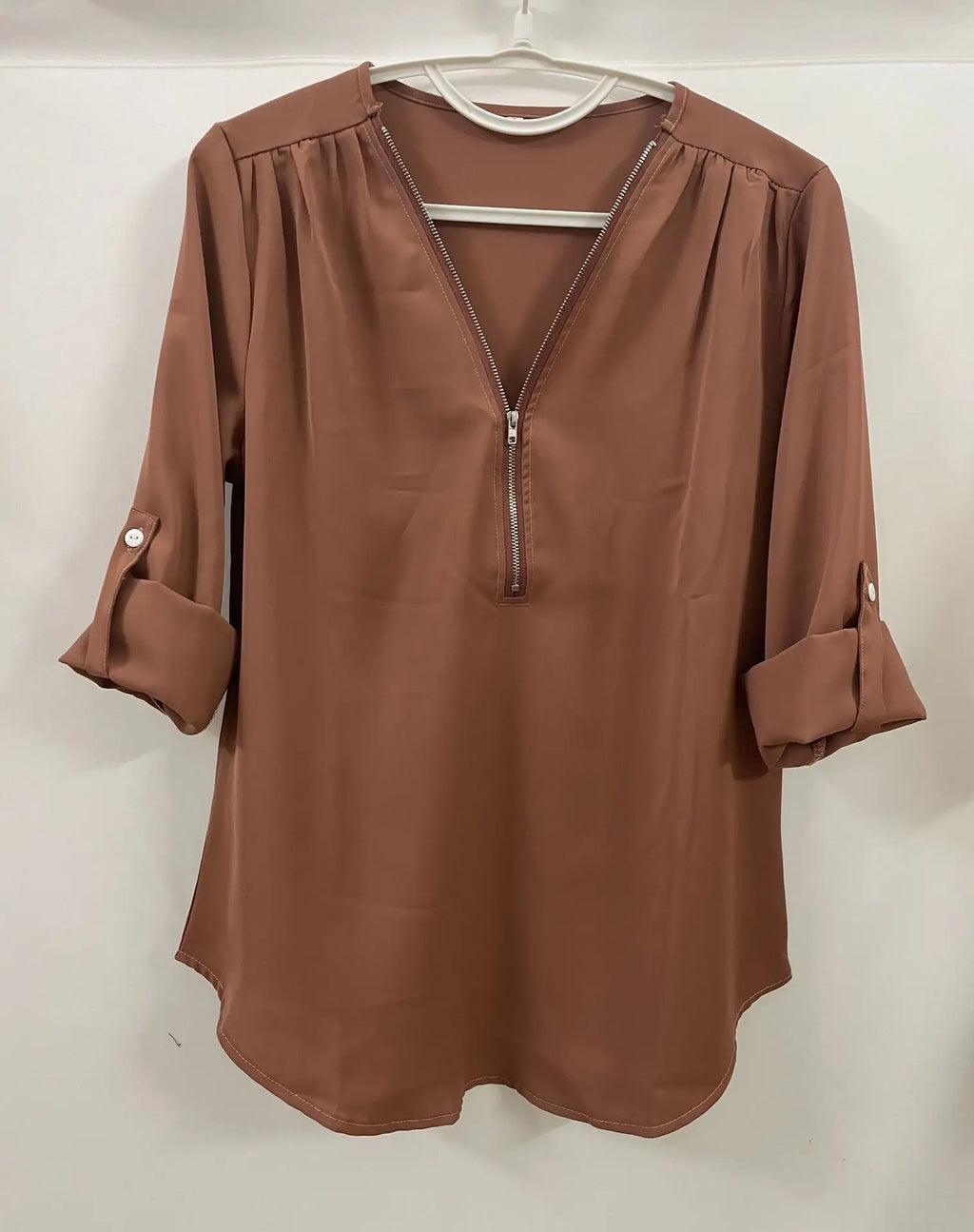 2024 Qualität Heißer Verkauf Plus Size Tiefer V-Ausschnitt Damenbluse Chiffon Coole lockere Hemd Mode Freizeit Damen Tops Sexy Reißverschluss Pullover