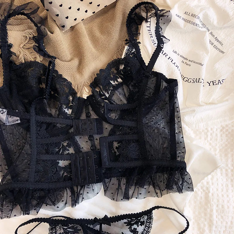 Heißer Verkauf Französisches sexy Dessous-Set für Damen, ultradünner transparenter BH und Höschen-Set, besticktes Spitzen-Form-Camisole-Unterwäsche-Set