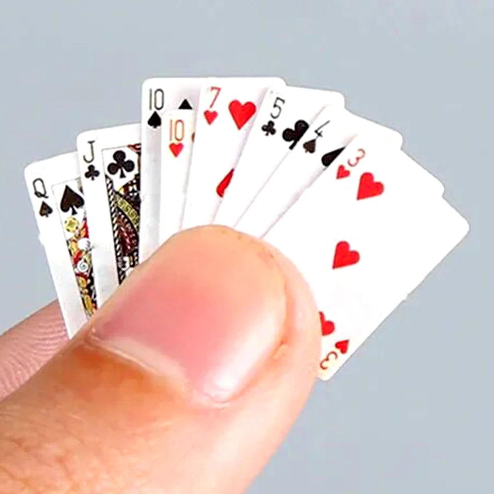 Kleines Mini-Pokerspiel-Set Tragbare Pokerchips Klare Spielkarten für Familienspiele Juegos de mesa Hauptbild