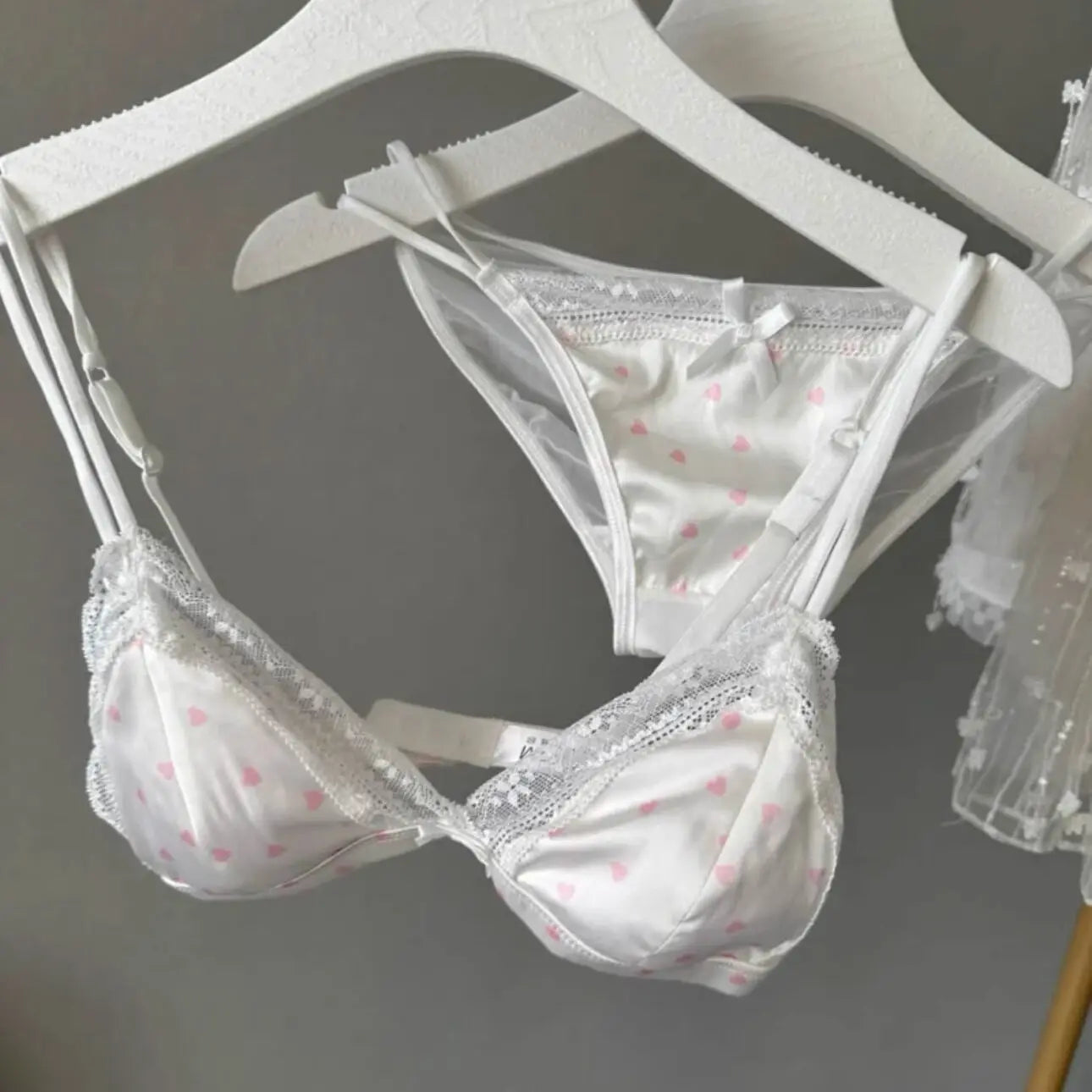 Französischer Stil Süßer Triangel-BH Lingerie Set Damen Satin Spitze Drahtlos Kleiner Busen Raffiniert Dünner Stoff Sexy Weiche Unterwäsche S-XL