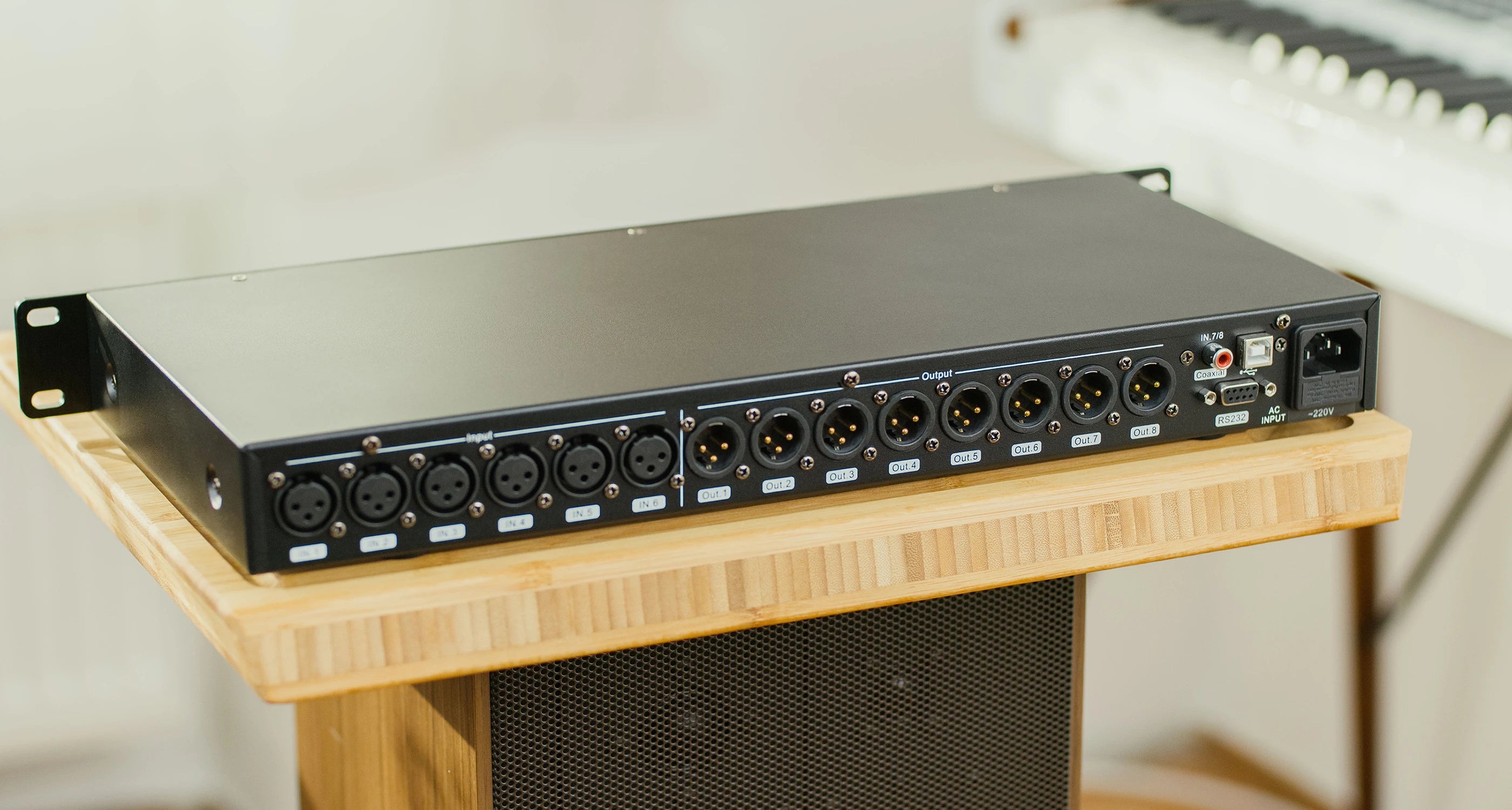 Paulkitson A808 Prozessor Digitaler professioneller Audioprozessor 8 In 8 Out 32Bit DSP 7-Band EQ Equalizer WIFI USB Ohne Rauschen