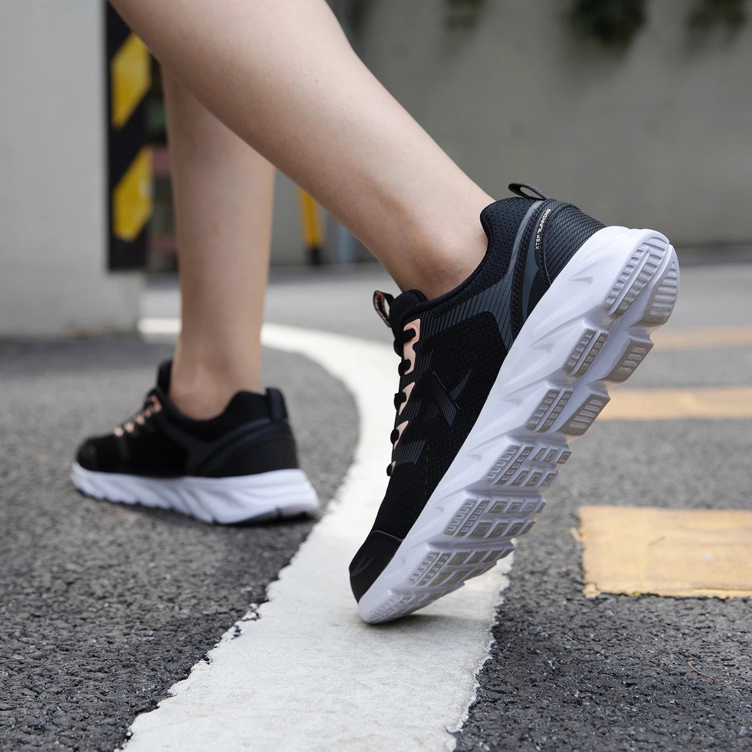 Xtep Damen Laufschuhe Verschleißfeste Freizeit-Sportschuhe Für Damen Winter Tennis Sneaker Damen Weiß 879318110073
