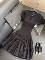 Neues schwarzes Strickkleid Modischer eleganter Stil, der einen göttlichen Charme ausstrahlt – figurbetontes Kleid mit Taillierung