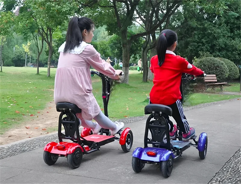 Elektrisches Vierrad-Skateboard Tragbare Elektroroller 10 Zoll 36V klappbarer Elektroroller für Behinderte und Senioren