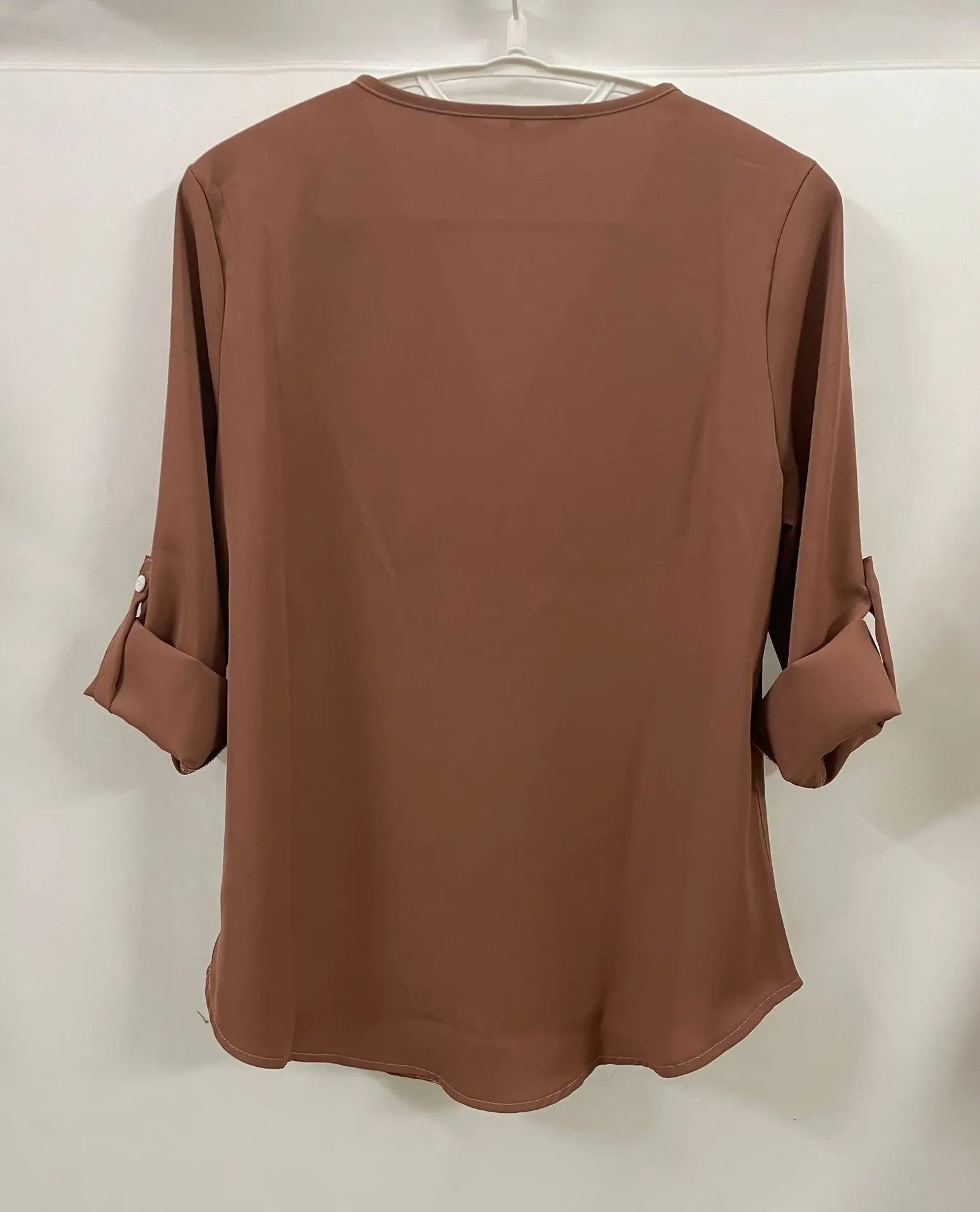 2024 Qualität Heißer Verkauf Plus Size Tiefer V-Ausschnitt Damenbluse Chiffon Coole lockere Hemd Mode Freizeit Damen Tops Sexy Reißverschluss Pullover
