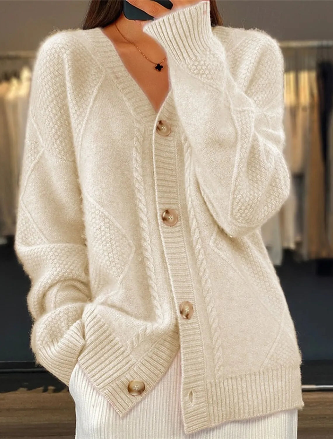 Herbst und Winter neuer einfarbiger, langärmeliger V-Ausschnitt Strickcardigan mit Jacquard-Knopfleiste Damenpullover