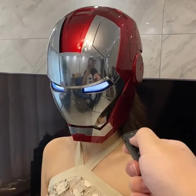Neuer AutoKing 1:1 Mk5 Iron Man Helm Cosplay Sprachsteuerung Augen mit Licht Modell Spielzeug für Erwachsene Elektrisch tragbar Weihnachtsgeschenk