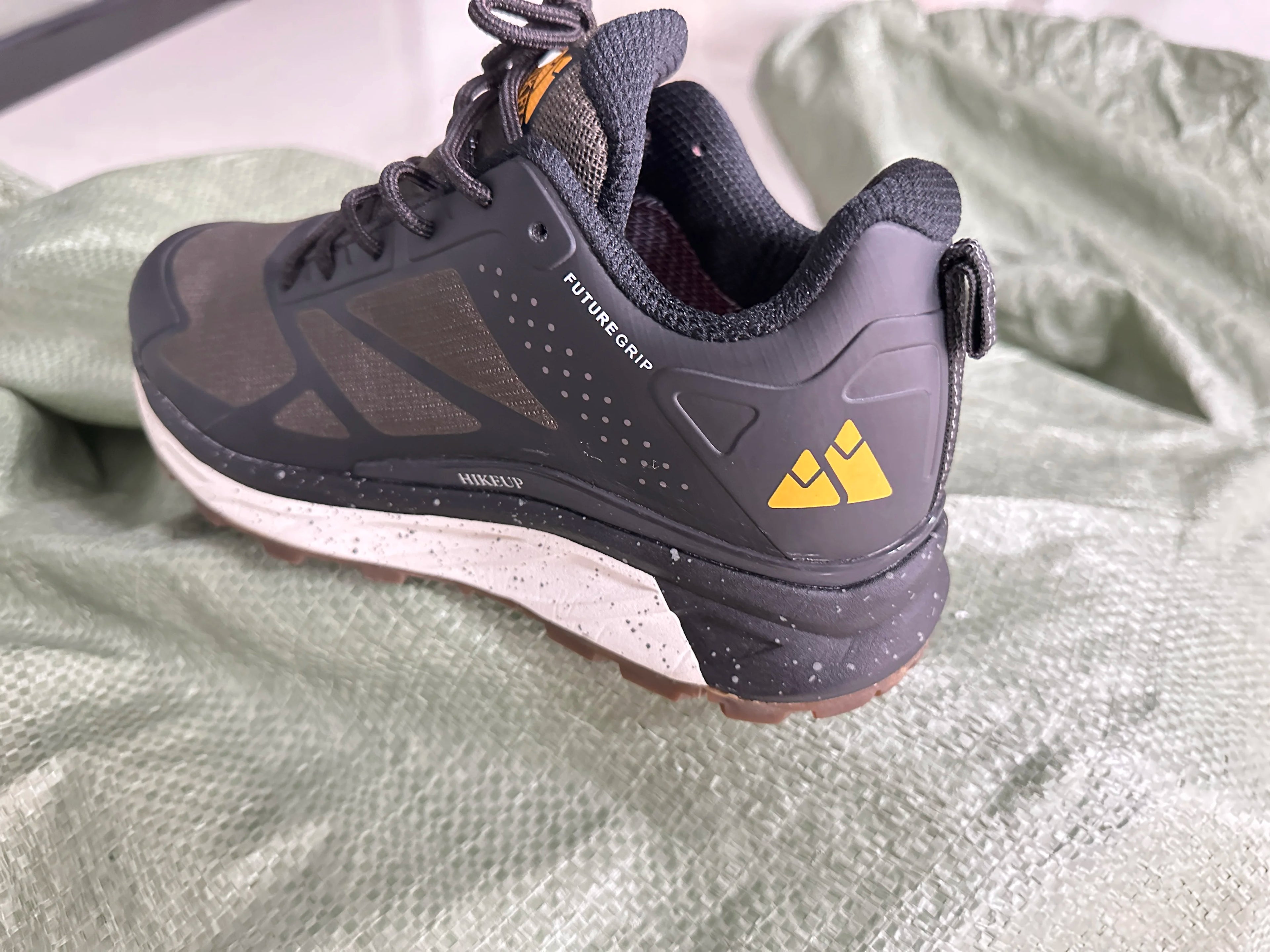 HIKEUP Outdoor Men's Sneakers Women Breathable Trail Running Shoes Hiking Shoes Trail Male Comfort Trekking Running Sneakers