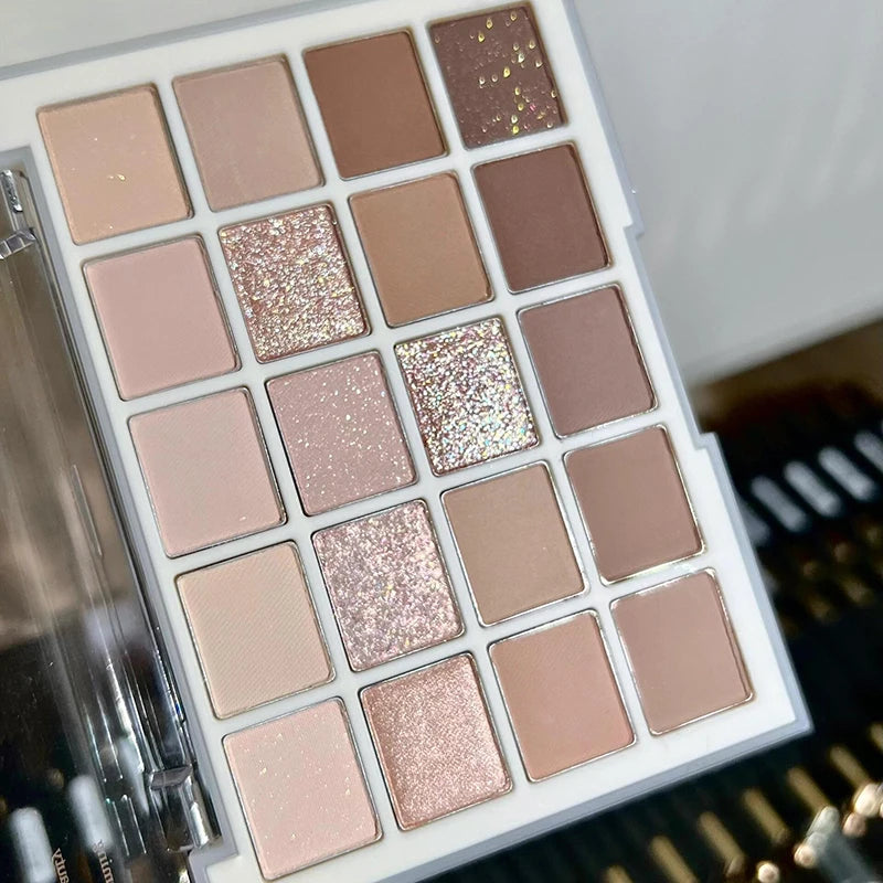 DIKALU 20-Farben Koreanische Lidschatten-Palette mit geringer Sättigung Matt Wasserfest Braun Rosa Lidschatten-Palette Langanhaltendes Tages-Make-up