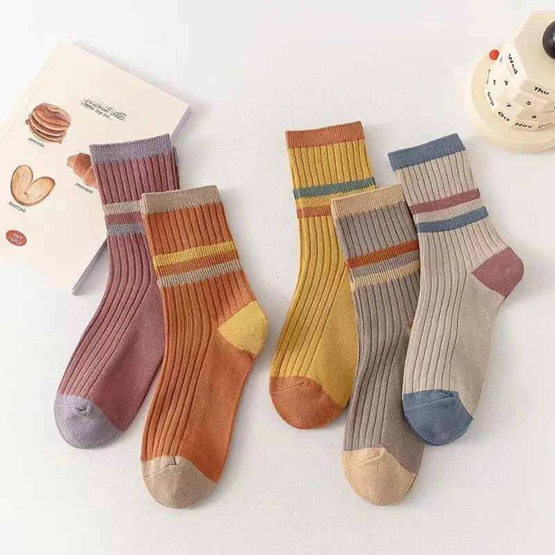 5 Paar gestreifte Socken für Damen, bequem, weich, mittellang, Winter, Harajuku, lustige Freizeitsocken, Damenstrümpfe, Strumpfwaren Zweitbild