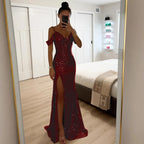 Dieses Kleid ist für die selbstbewusste Fashionista, die keine Angst hat, ihre Individualität zu zeigen