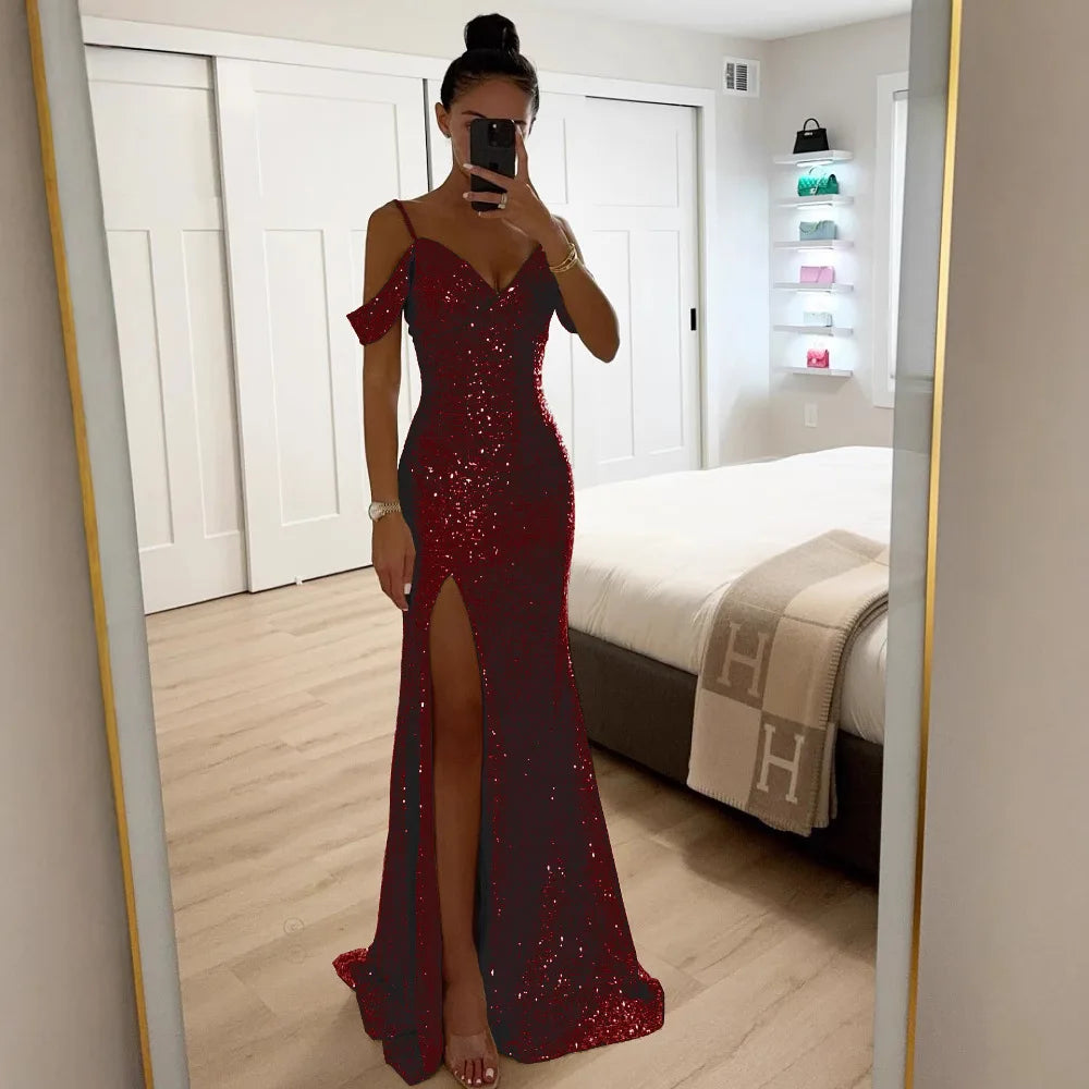 Dieses Kleid ist für die selbstbewusste Fashionista, die keine Angst hat, ihre Individualität zu zeigen