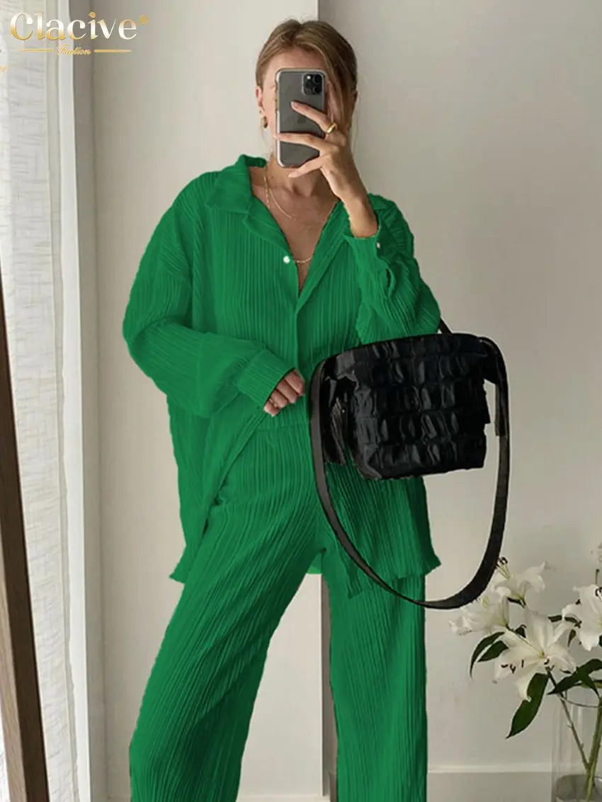 Clacive Lässiger locker sitzender Hausanzug Herbst Langarmbluse mit High-Waist-Hose Set Damen Elegantes plissiertes beiges 2-teiliges Hosenset