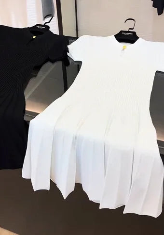 Neues schwarzes Strickkleid Modischer eleganter Stil, der einen göttlichen Charme ausstrahlt – figurbetontes Kleid mit Taillierung