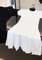 Neues schwarzes Strickkleid Modischer eleganter Stil, der einen göttlichen Charme ausstrahlt – figurbetontes Kleid mit Taillierung