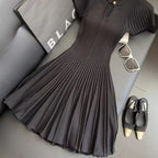 Neues schwarzes Strickkleid Modischer eleganter Stil, der einen göttlichen Charme ausstrahlt – figurbetontes Kleid mit Taillierung