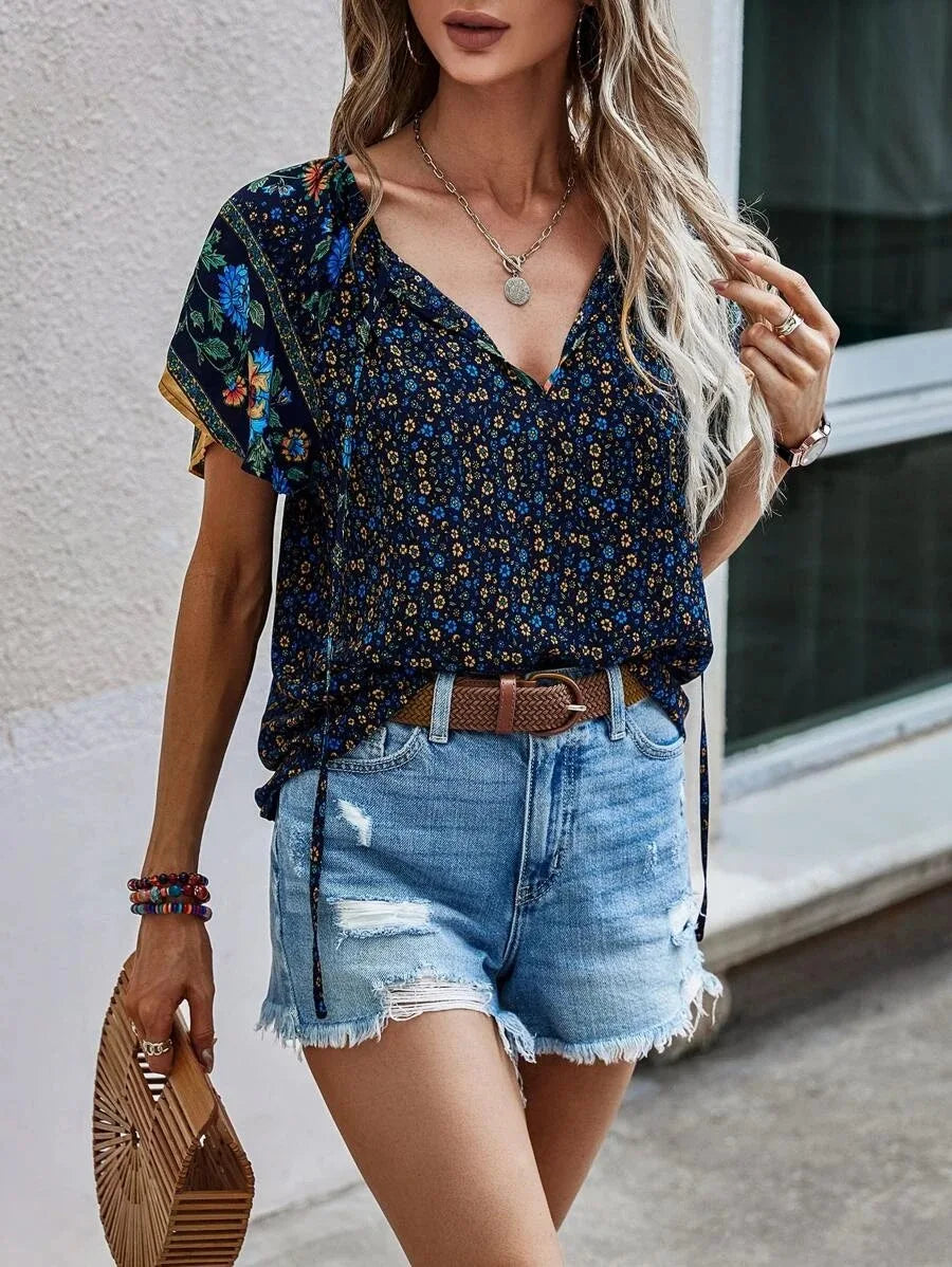 Sommer Blusen mit Blumenmuster für Damen, modische V-Ausschnitt Kurzarm Boho Strand Freizeit-Oberteile, elegante Hemden, Neuheiten Damen