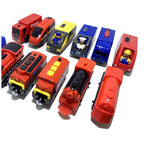 Elektrische Zuglokomotive Magnetisches Auto Druckguss-Modell Steckplatz passend für alle Marken Holzzugschienenbahn für Kinder Spielzeug W02