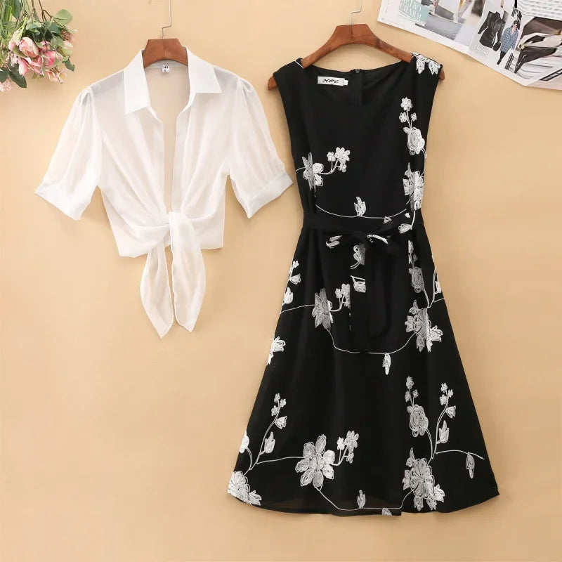 Elegantes neues Anzugset Hohe Taille Ärmelloser schmaler A-Linien-Rock Blumen zweiteiliges Kleid Stickerei weißes Top Schleifengürtel Vintage Damen Hauptbild