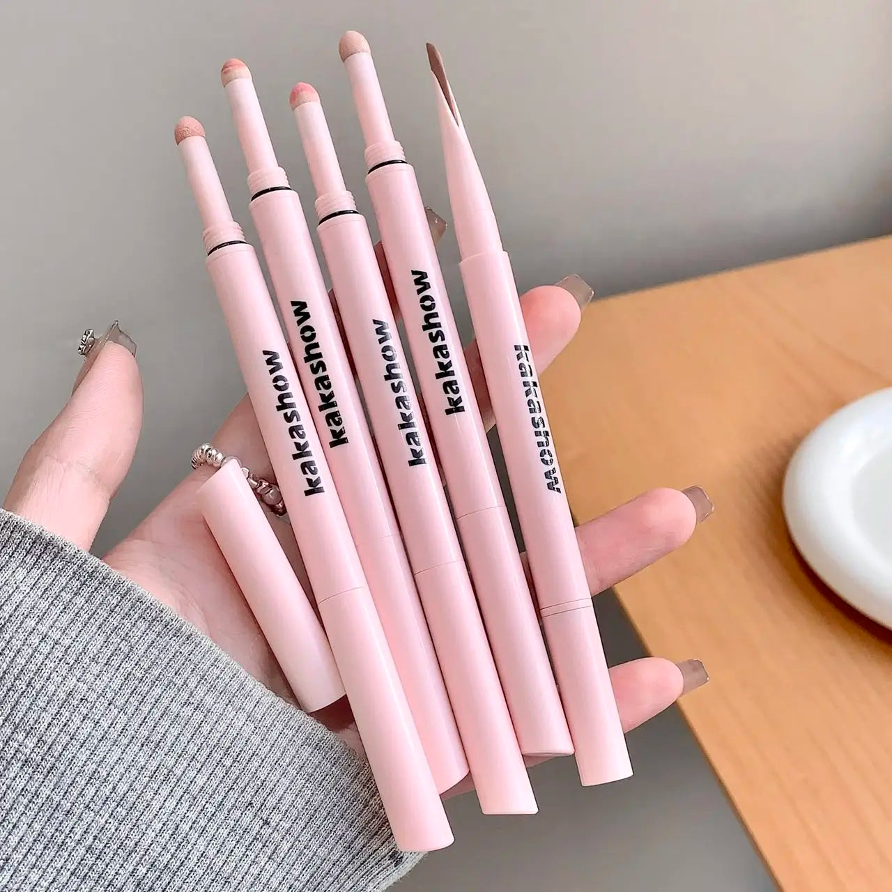 Doppelseitiger Lying Silkworm Eyeliner Pencil Diamond Glitter Matt Aegyosal Pen Aufhellende Creme-Lidschatten-Highlighter-Augen-Make-up