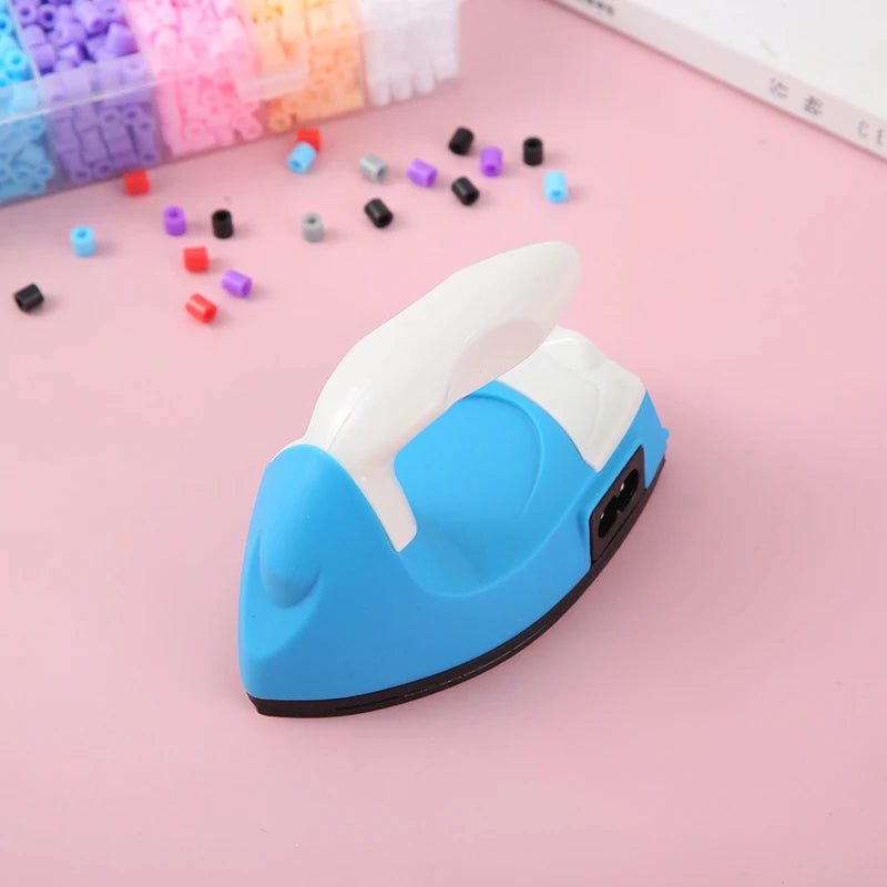 Mini-Bügeleisen EU-Stecker Handgefertigtes DIY Elektro-Bügeleisen Bastelwerkzeug Bügelperlen-Werkzeug Kreativ zum Bügeln von Kleidung Wäschegerät
