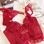 Heißer Verkauf Französisches sexy Dessous-Set für Damen, ultradünner transparenter BH und Höschen-Set, besticktes Spitzen-Form-Camisole-Unterwäsche-Set