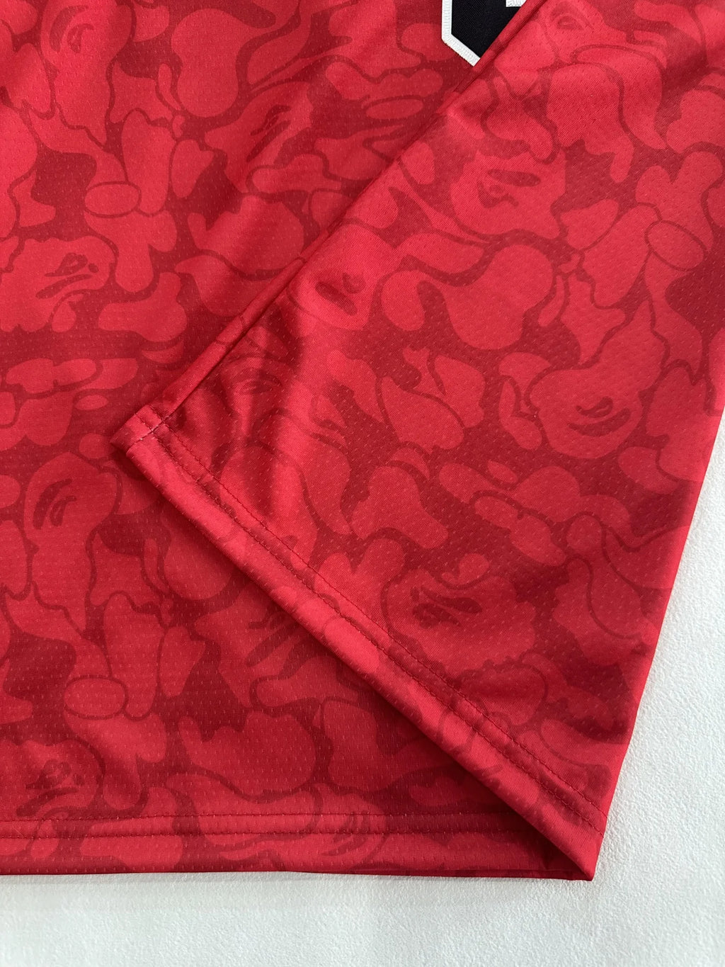 Herren gestreiftes Basketball-Sporttrikot, atmungsaktives ärmelloses Sweatshirt mit Musterstickerei für Training und Wettkampf