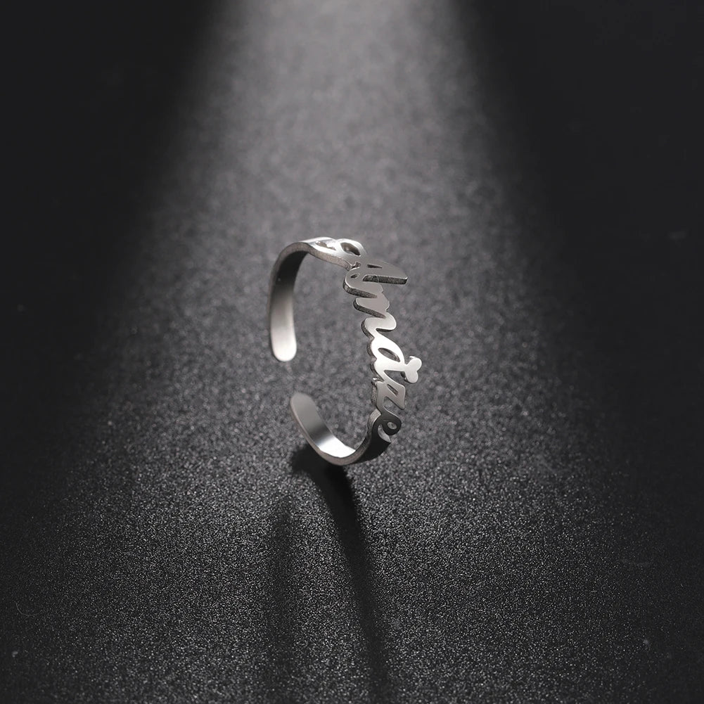 Personalisierter Doppel-Vorname-Ring für Damen und Herren, personalisiertes Paar-Familien-Geschenk, goldfarbener Edelstahl-Metallschmuck Hauptbild