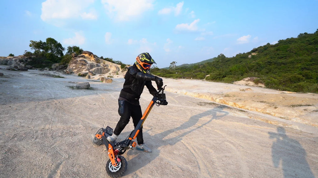 VREOM Z36-Adults Electric Scooter-5600W Motor 60V30AH Battery Off Road E-Scooter,75KM/H Speed 11'' Tire Foldable EScooter