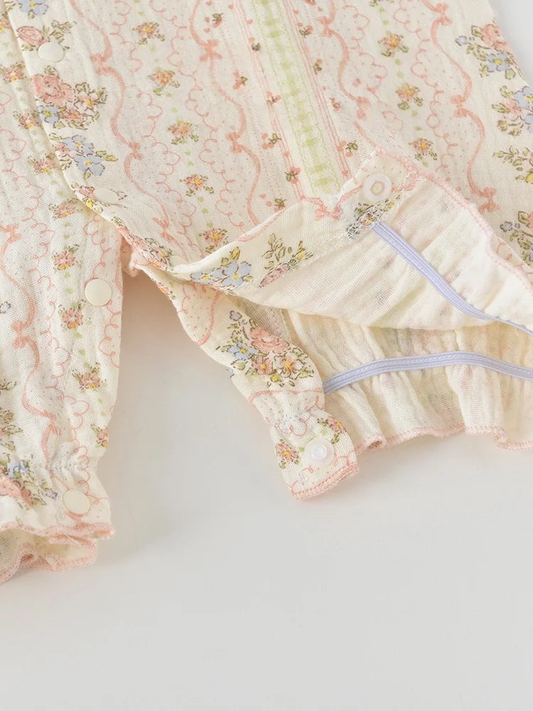 Baby Bodysuit Sommer 2026 Blumendruck Baumwolle Peter-Pan-Kragen Puffärmel Strampler für Mädchen Weiches atmungsaktives Outfit