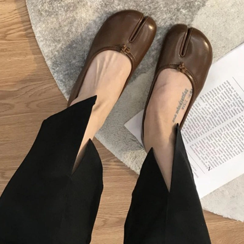 Mode Weiches Leder geteilter Zeh Damen Tabi Ballettschuhe Frühling Herbst Bequeme Spaziergänger Faulenzer Slipper Lässige Mädchen Tanzschuhe