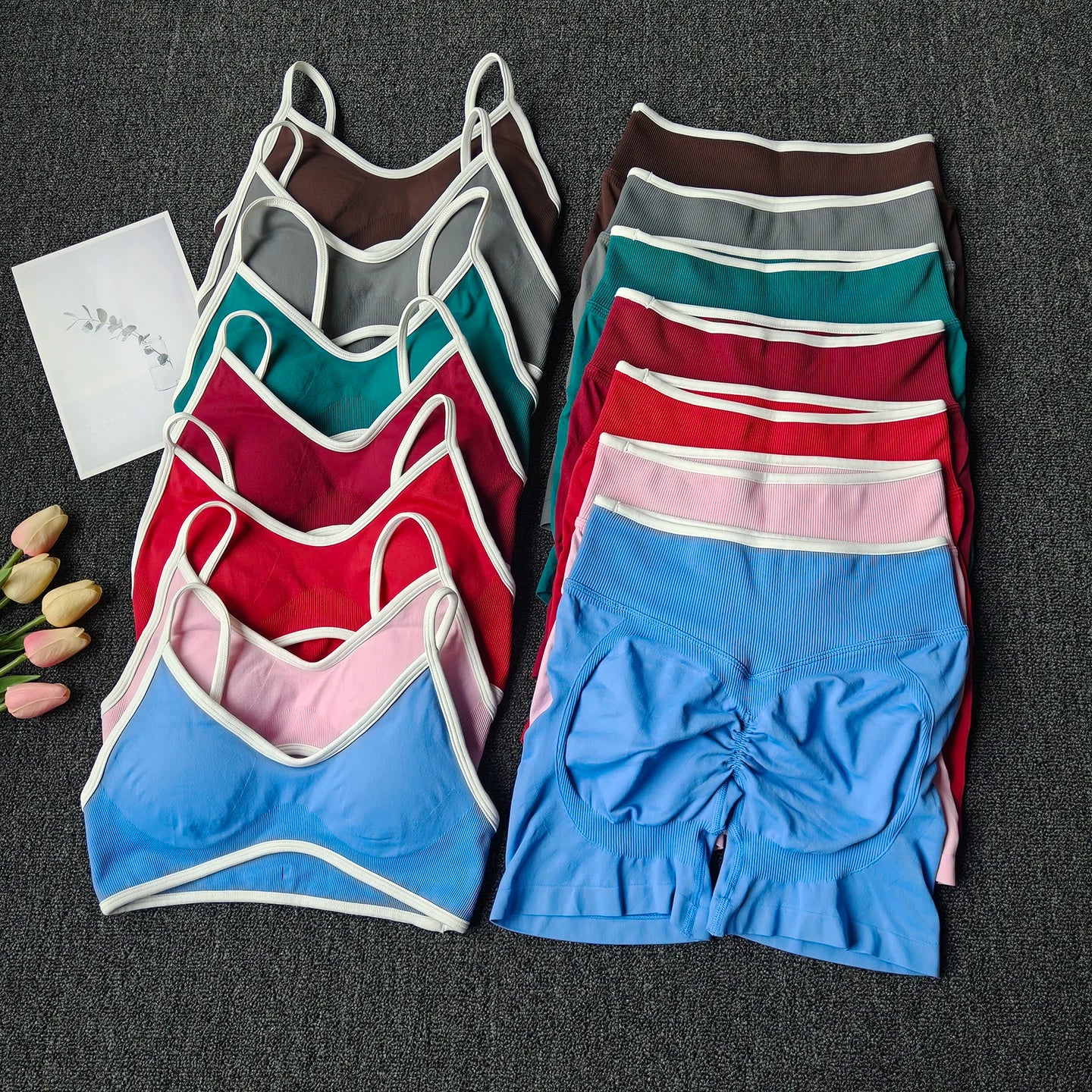 Pfirsich-Po-Yoga-Anzug Damen Gym Nahtloser Träger-BH mit Raffung Hoher Bund Po-Lifting Bauchstraffende Shorts Fitness-Set Hauptbild