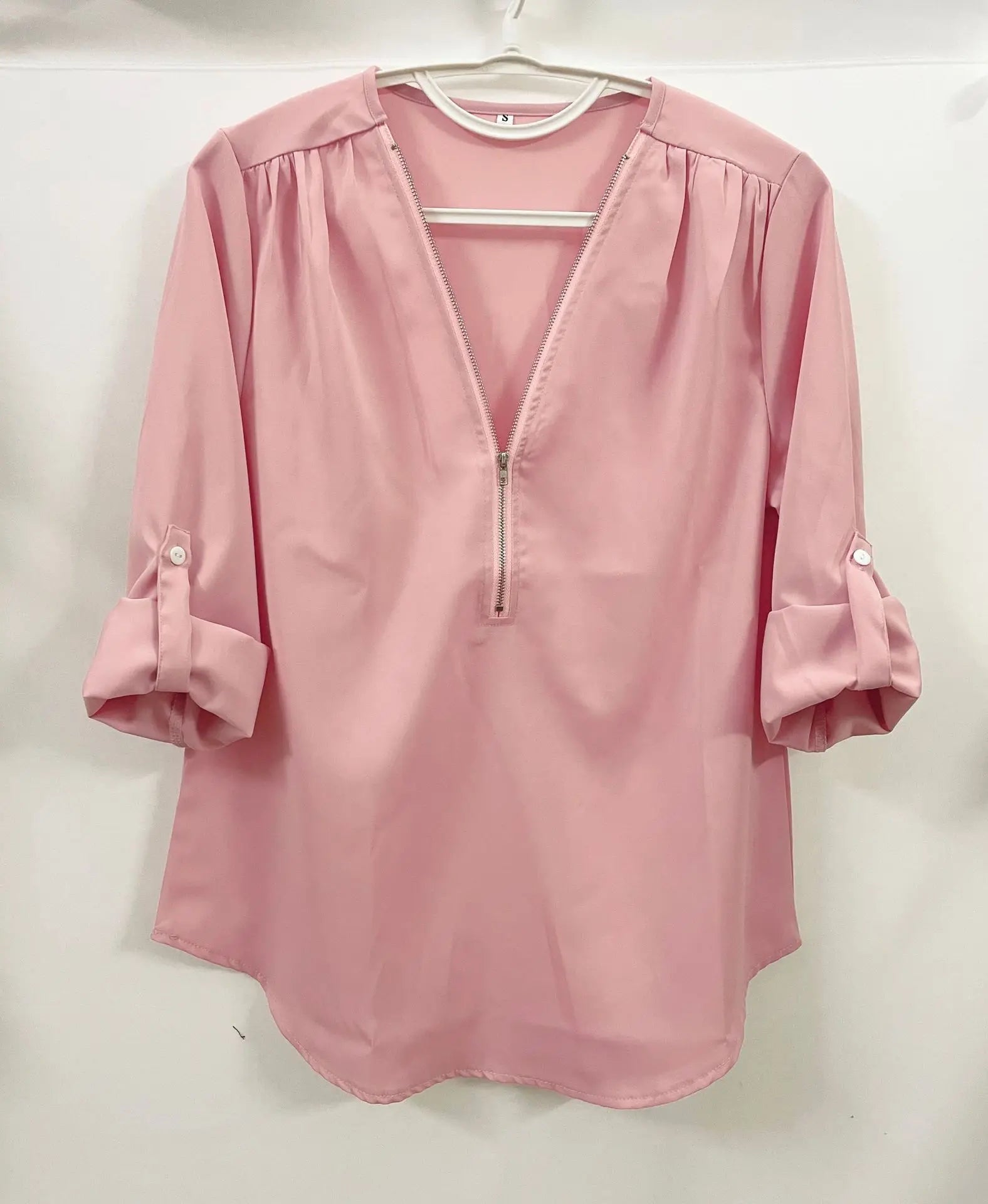 2024 Qualität Heißer Verkauf Plus Size Tiefer V-Ausschnitt Damenbluse Chiffon Coole lockere Hemd Mode Freizeit Damen Tops Sexy Reißverschluss Pullover