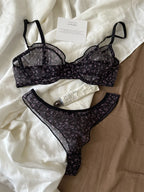 Französisches ultradünnes Dessous-Set, sexy Spitze mit Blumenmuster, BH, modische Damenunterwäsche, atmungsaktive Intim-BHs und Tanga-Sets