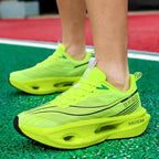 Herren-Freizeitschuh, bequem und modisch, für das Straßenlaufen, stabile Inversion, Sport und Outdoor, Schnürverschluss, Low-Top-Stil, Obermaterial aus Stoff und bequeme Einlegesohlen, rutschfeste, verschleißfeste Sohlen, geometrische Muster, passend