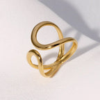 LATS Edelstahl Goldfarbene Ringe für Damen und Herren 2024 Farbecht Beliebte Party Personalisierte Überzogene Charms Schmuck Geschenke