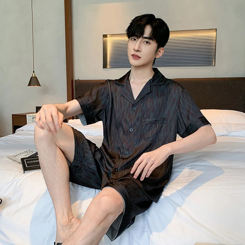 Neue Herren Sommer dünne Eisseide Kurzarm Shorts Pyjama Teenager können einen Homewear-Anzug tragen