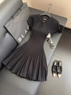 Neues schwarzes Strickkleid Modischer eleganter Stil, der einen göttlichen Charme ausstrahlt – figurbetontes Kleid mit Taillierung