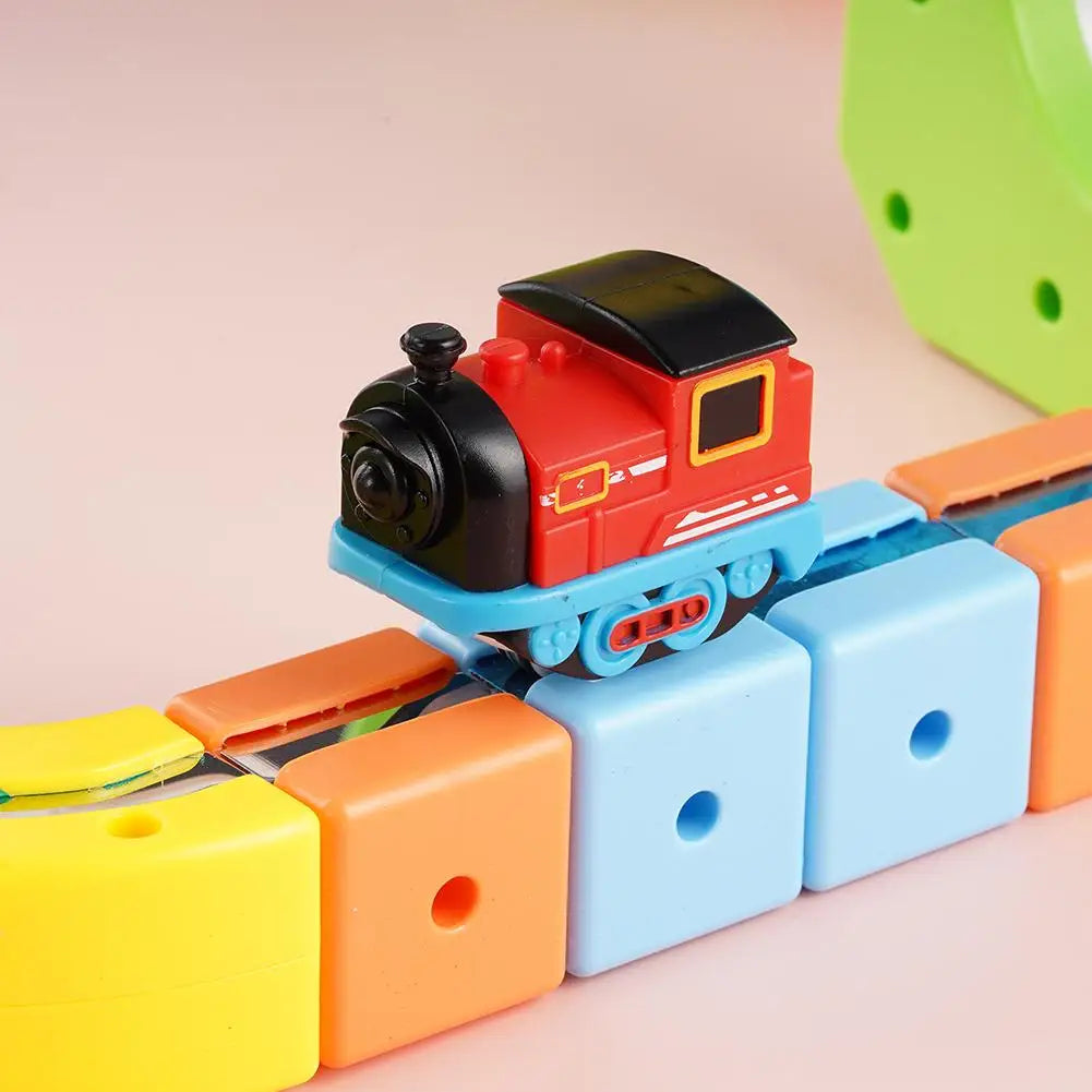 Magnetische elektrische Eisenbahnlokomotive Holzschiene Slot Diecast Eisenbahn mit zwei Waggons Holzzug Kinderspielzeug Biro Schiene