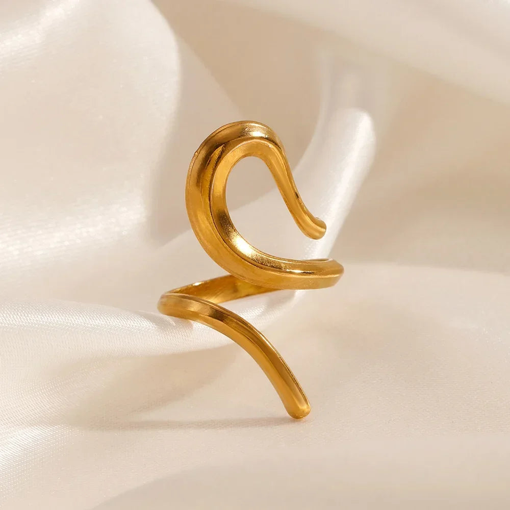 LATS Edelstahl Goldfarbene Ringe für Damen und Herren 2024 Farbecht Beliebte Party Personalisierte Überzogene Charms Schmuck Geschenke