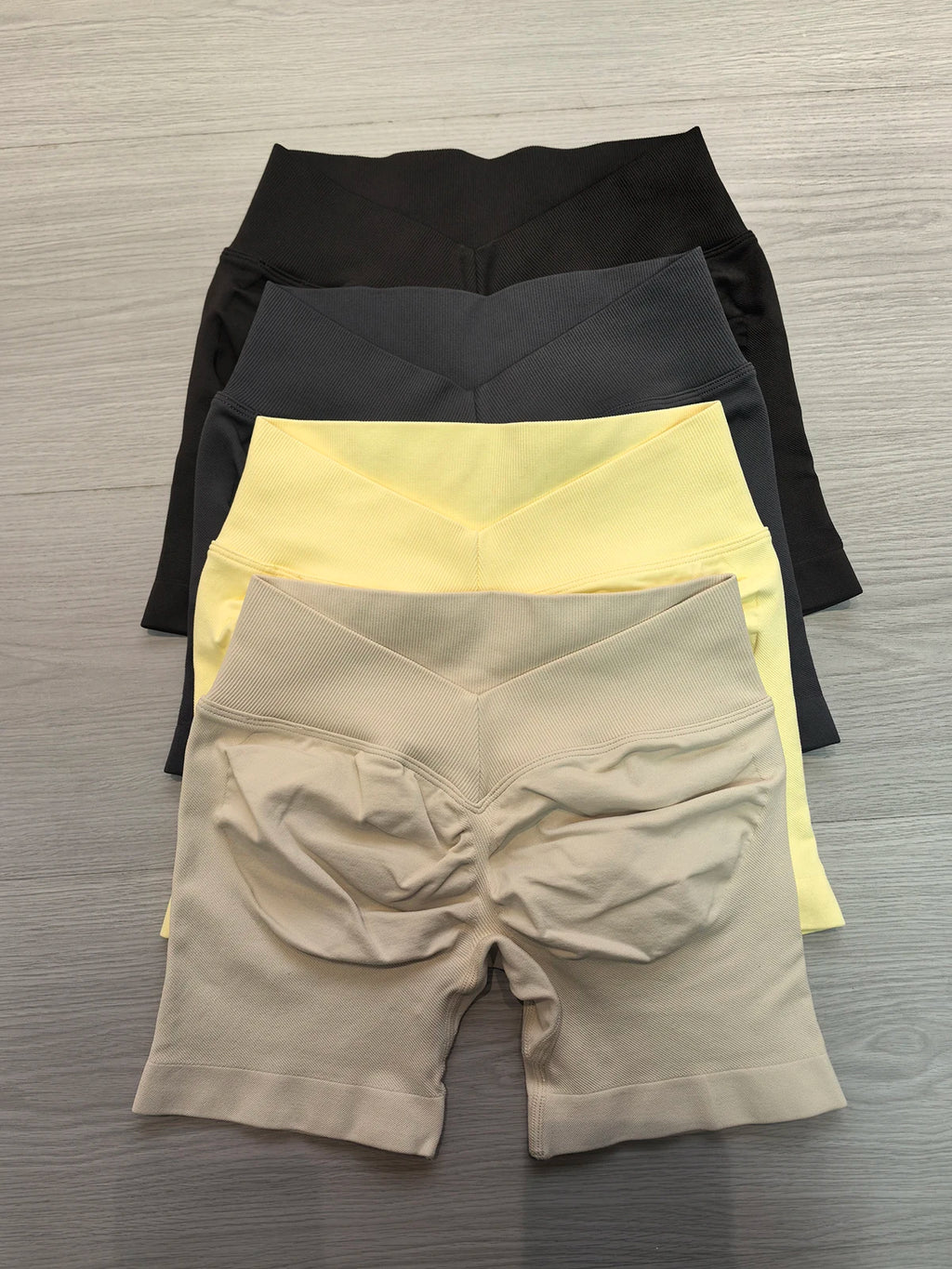 Damen Scrunch Shorts nahtlos V-Rücken Scrunch Booty Shorts Fitness Workout Laufen Yoga Gym Shorts