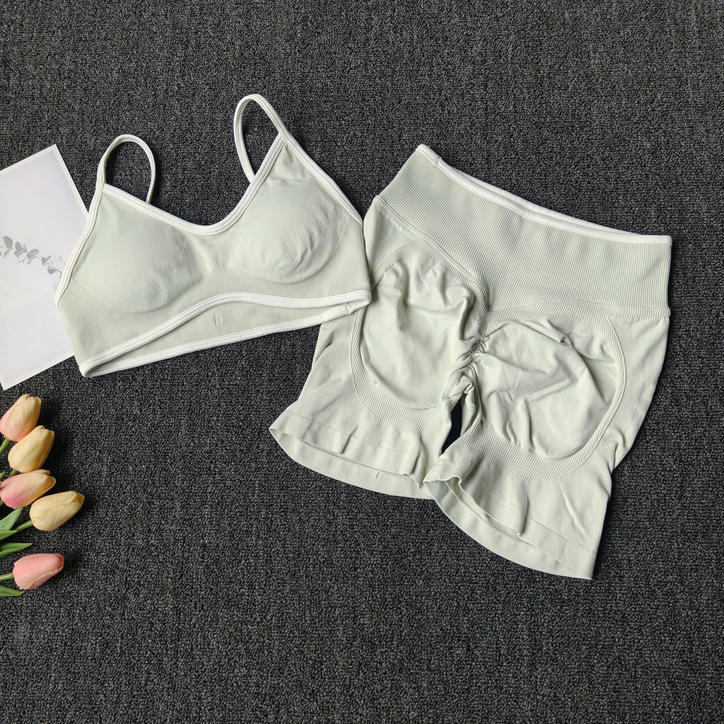 Pfirsich-Po-Yoga-Anzug Damen Gym Nahtloser Träger-BH mit Raffung Hoher Bund Po-Lifting Bauchstraffende Shorts Fitness-Set