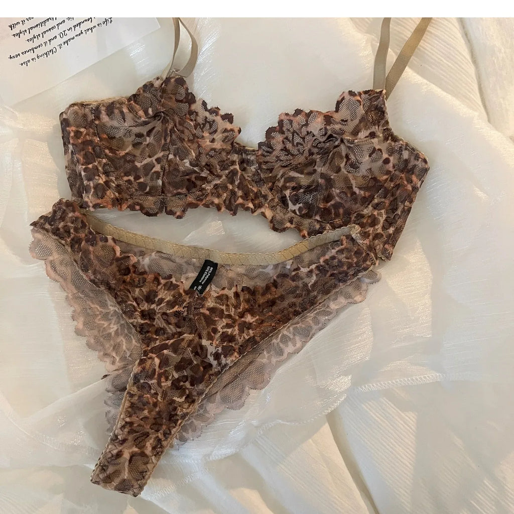 Französische sexy Unterwäsche, dünner Leopardendruck, transparente Dessous, bequeme, geraffte Bügel-BH-Set für Damen, String