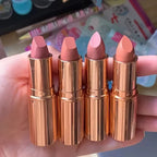 Charlotte Tilbury Lip Gloss Zweifarbiges Herzform-Puder-Rouge-Highlight-Spotlight-Aufhellung Nahtloses Cosplay-Make-up-Geschenk