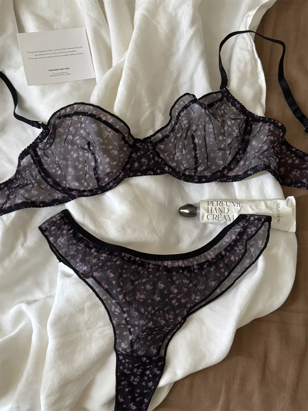Französisches ultradünnes Dessous-Set, sexy Spitze mit Blumenmuster, BH, modische Damenunterwäsche, atmungsaktive Intim-BHs und Tanga-Sets