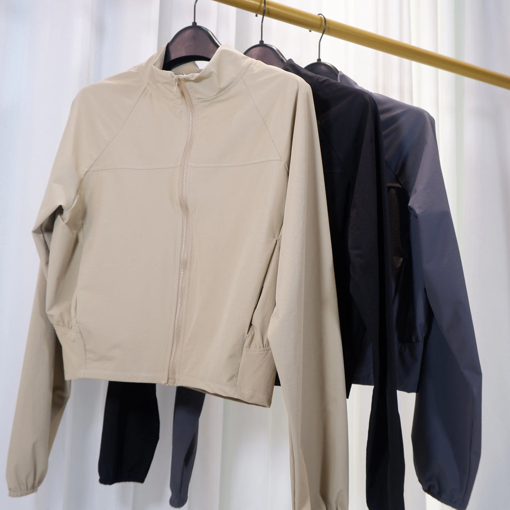 Yoga-Kleidung Amerikanischer Stil Sport Winddichte Stehkragen Sonnenschutzjacke Atmungsaktives Oberteil Outdoor Schnelltrocknend Kurzer Reißverschluss Damen