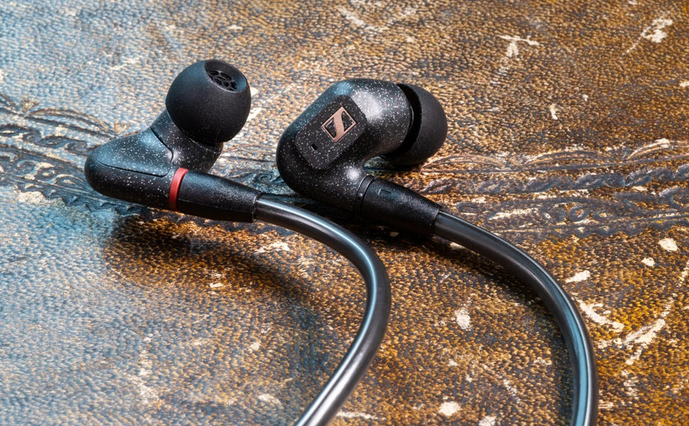 Sennheiser IE 300 Hi-Fi Audiophile In-Ear Earphones, Wired Earbuds with Detachable Cable, Noise Isolating for Studio Monitor